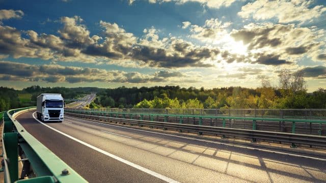 El Ministerio de Transportes flexibiliza los tiempos de conducción tras el apagón eléctrico
