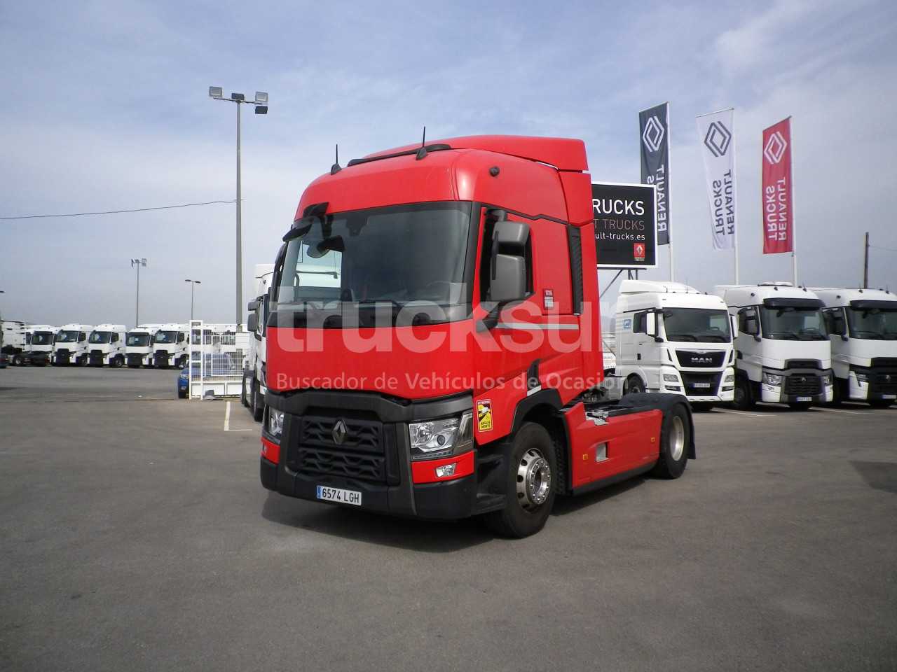 renault-t520-sleeper-cab-21