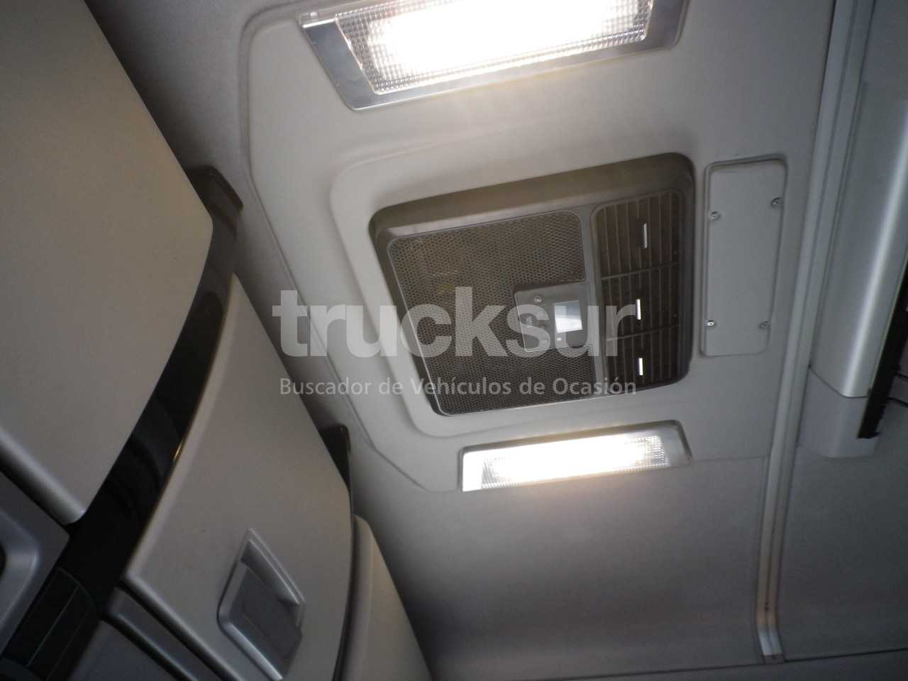 renault-t520-high-sleeper-cab-56