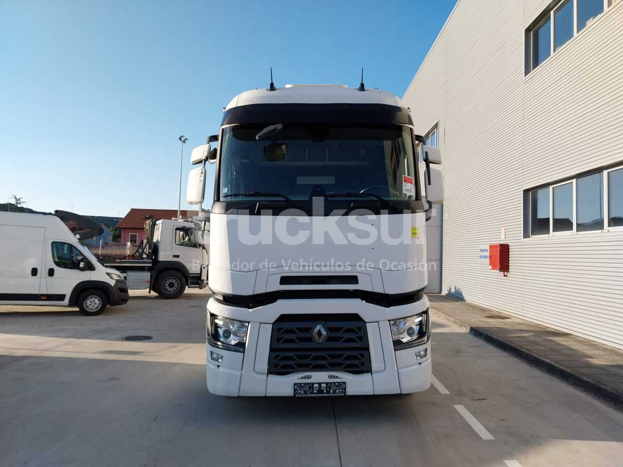 renault-t520-high-sleeper-cab-62