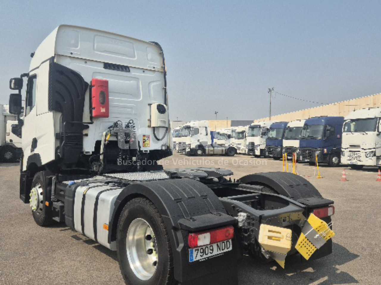 renault-t440-sleeper-cab-4