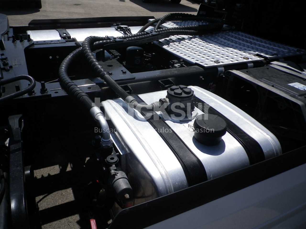 renault-t520-high-sleeper-cab-57