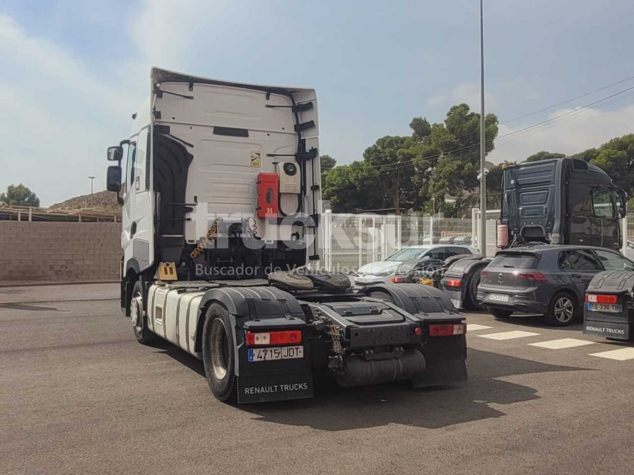 renault-t480-high-sleeper-cab-7