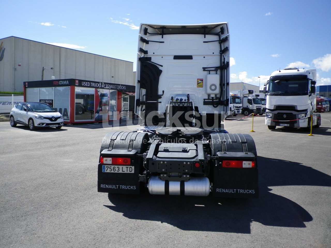 renault-t480-sleeper-cab-19