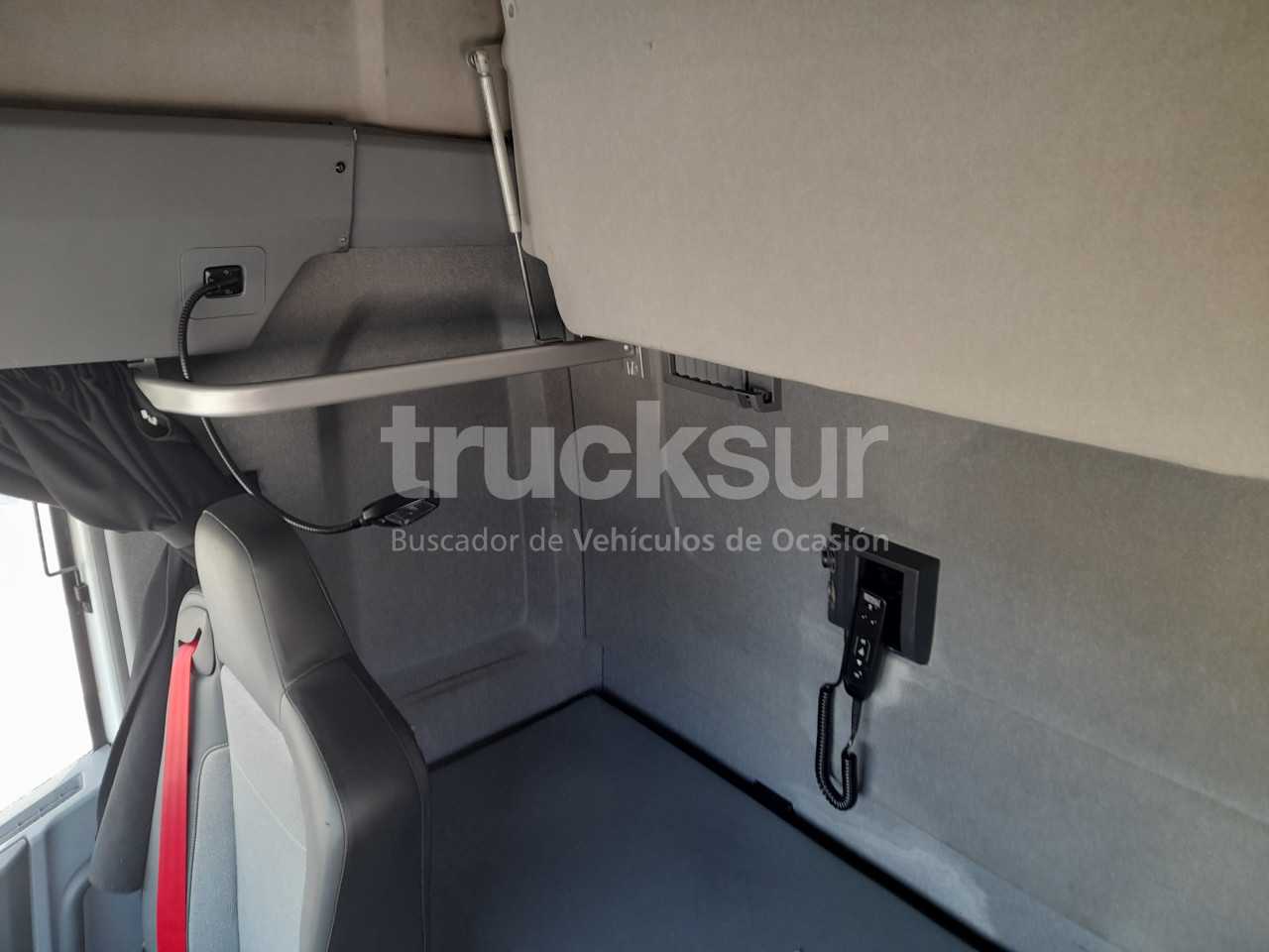 renault-t480-sleeper-cab-31