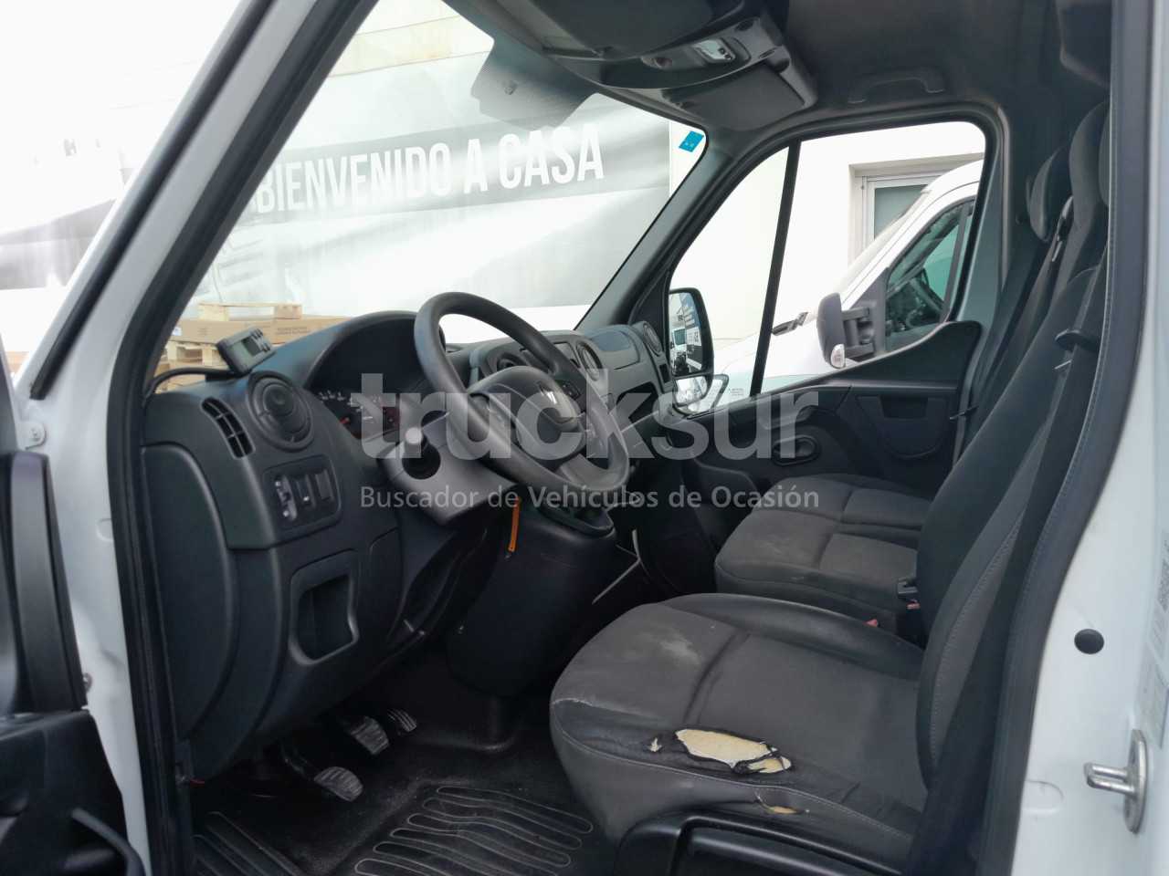 renault-master-125-35-13