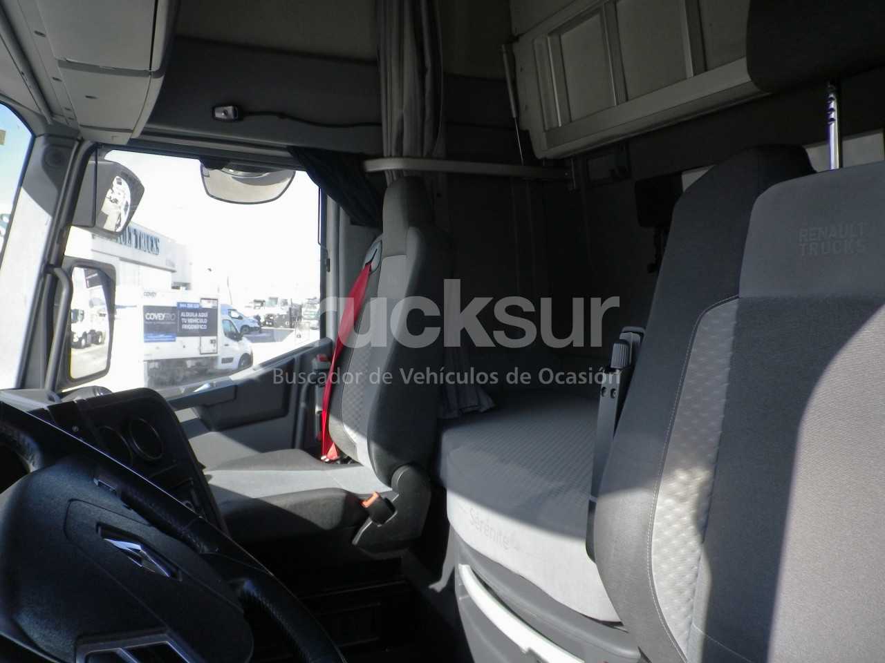 renault-t520-high-sleeper-cab-adr-1