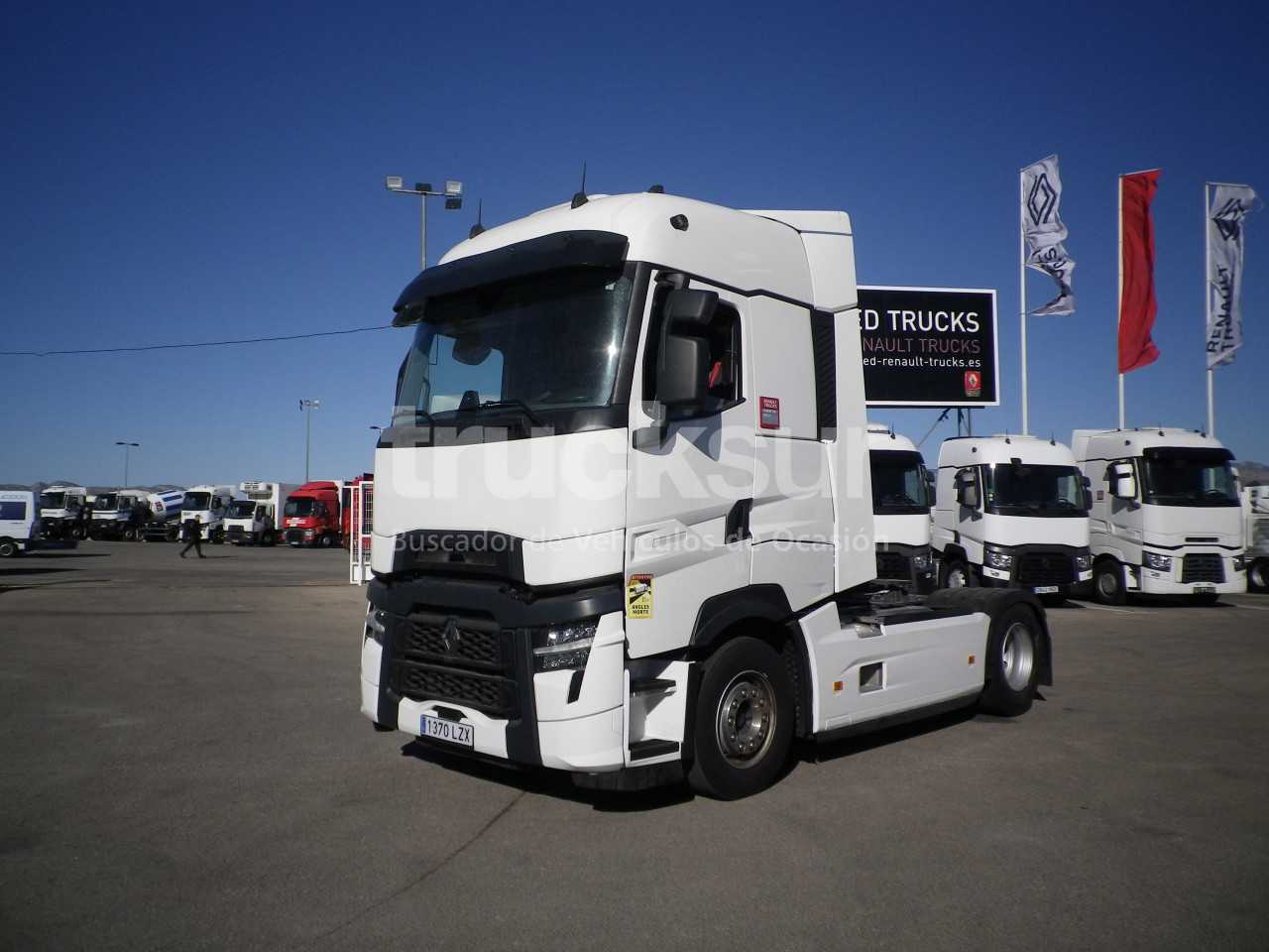 renault-t520-high-sleeper-cab-adr-5