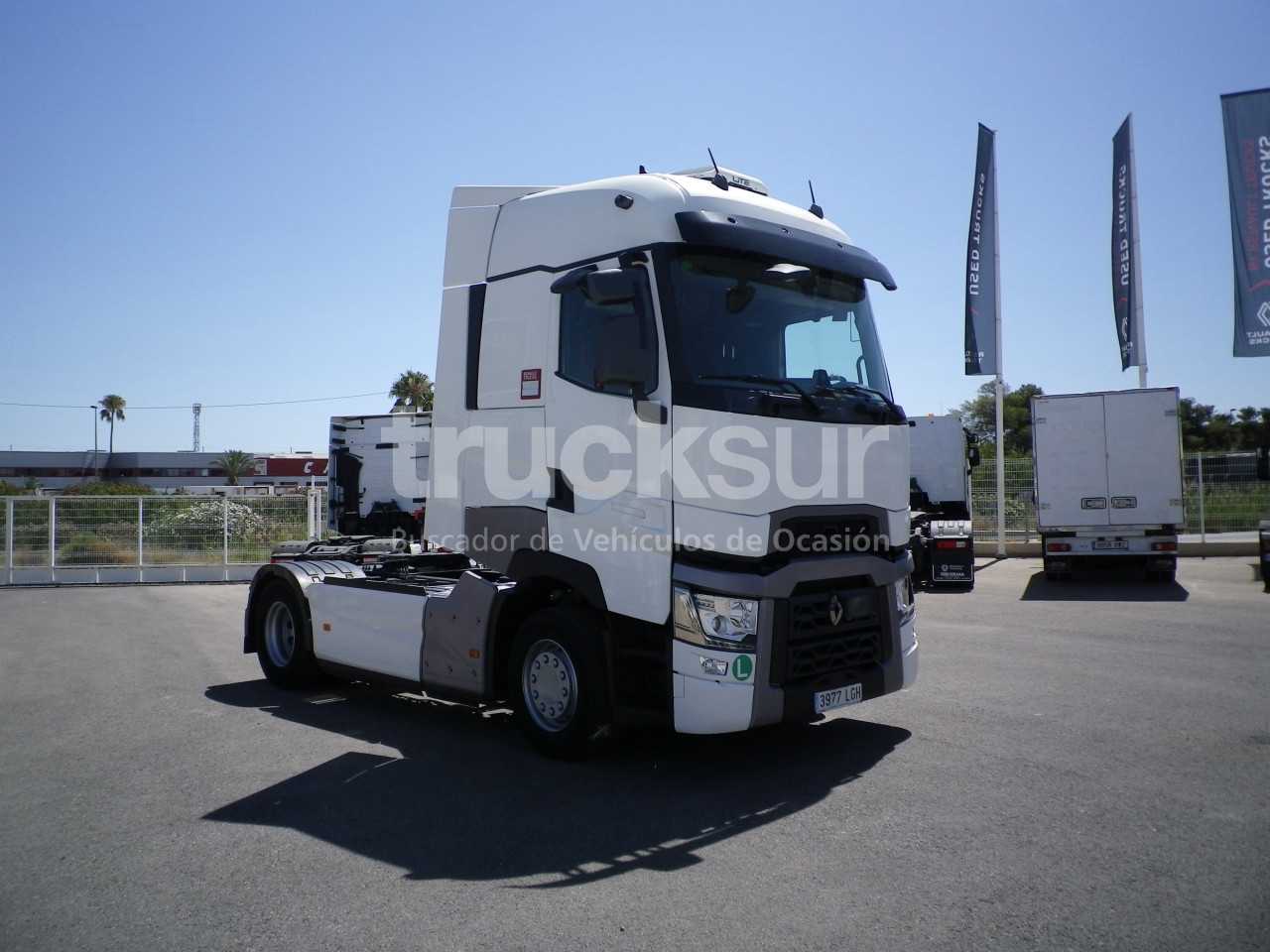 renault-t520-high-sleeper-cab-27