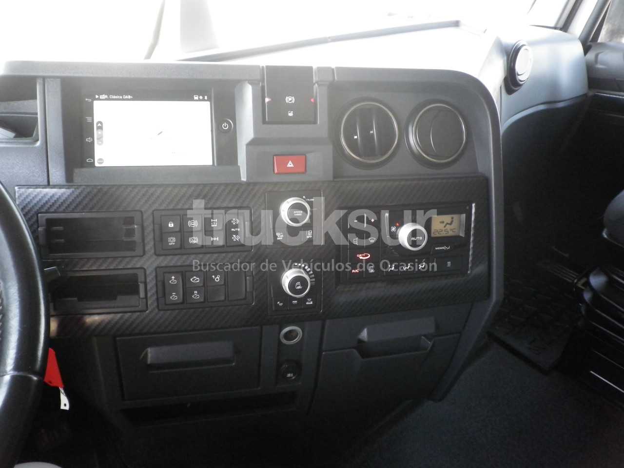 renault-t520-high-sleeper-cab-57