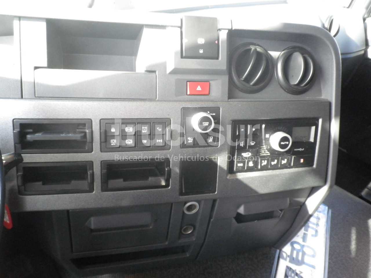 renault-t480-sleeper-cab-35