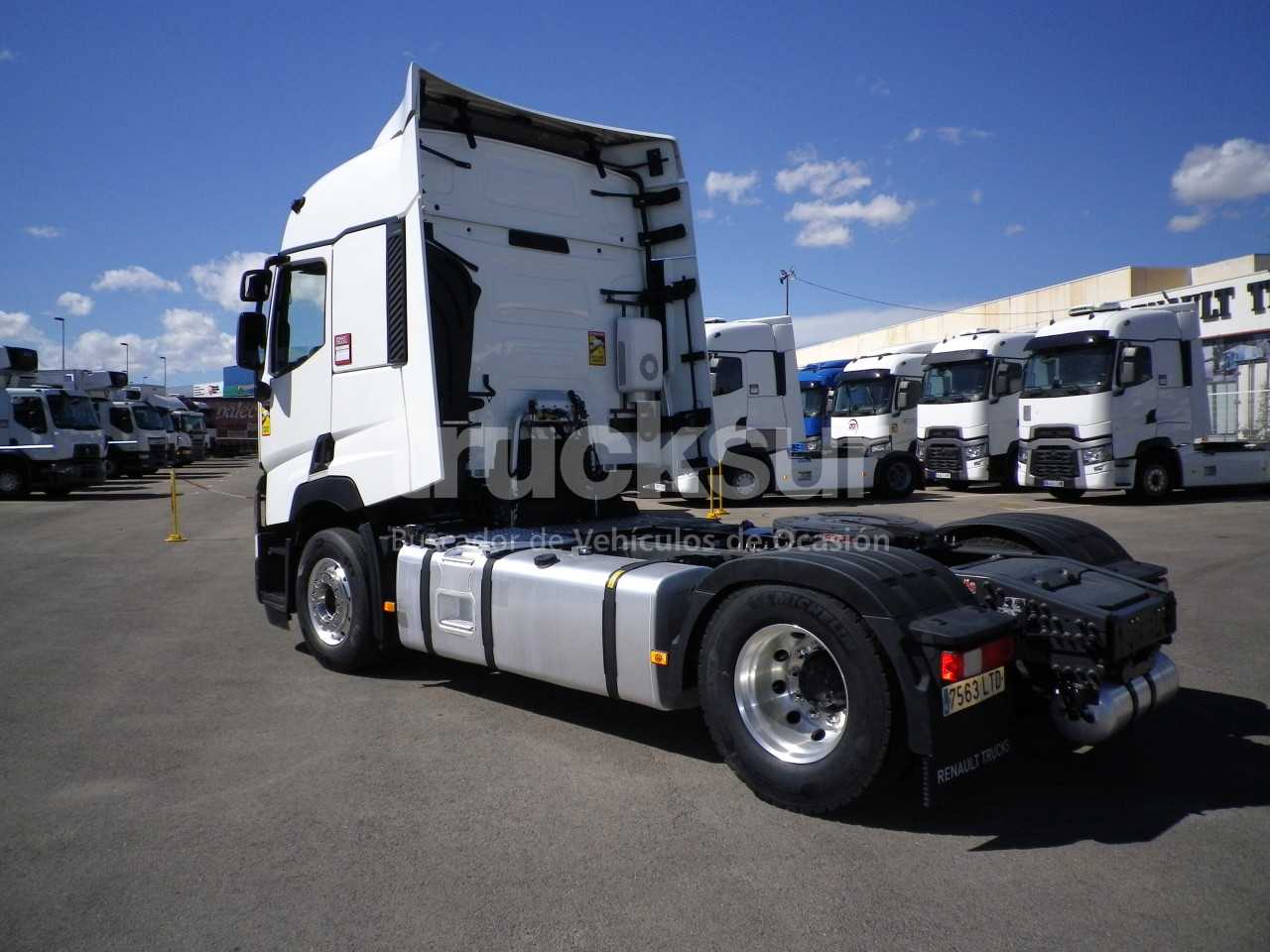 renault-t480-sleeper-cab-19