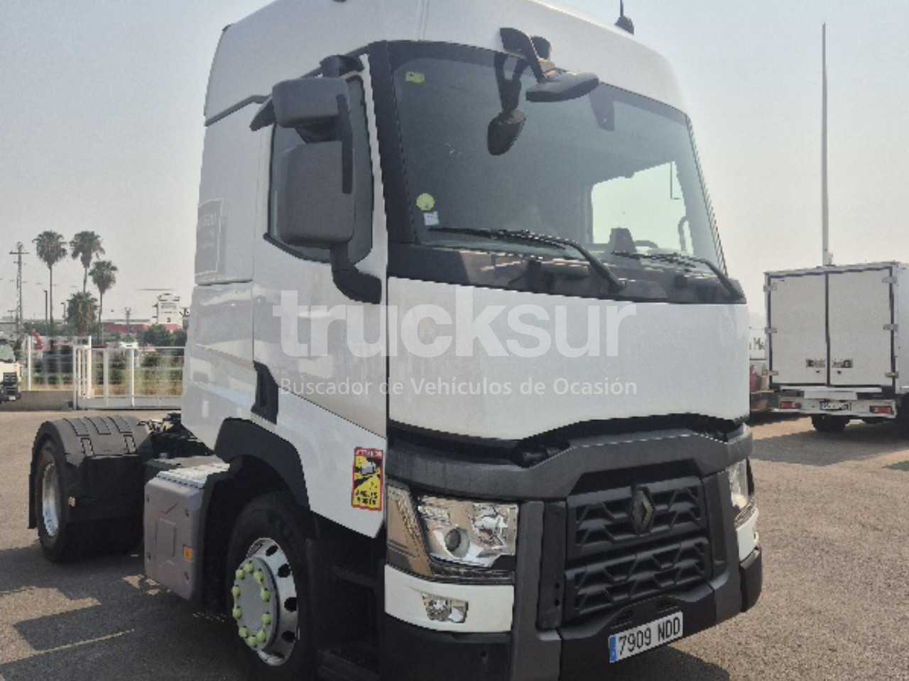 renault-t440-sleeper-cab-4