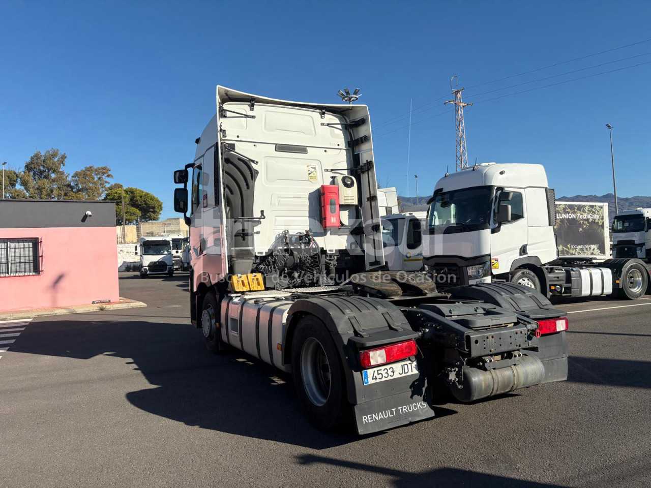 renault-t480-high-sleeper-cab-8