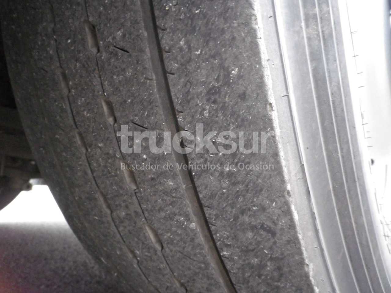 renault-d320-26-basurero