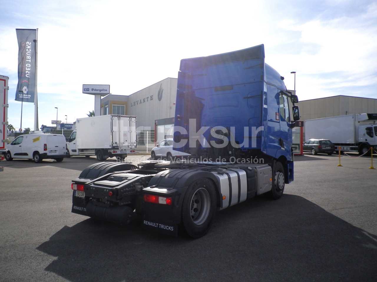 renault-t520-sleeper-cab-22