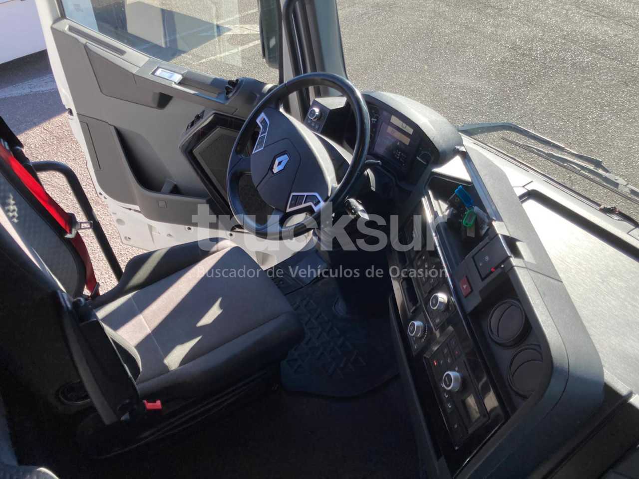 renault-t520-high-sleeper-cab-65