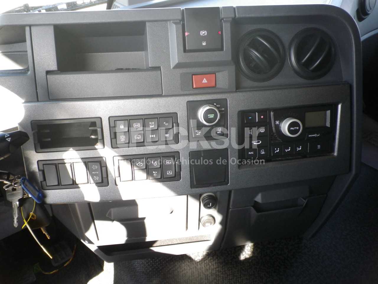renault-t480-sleeper-cab-28