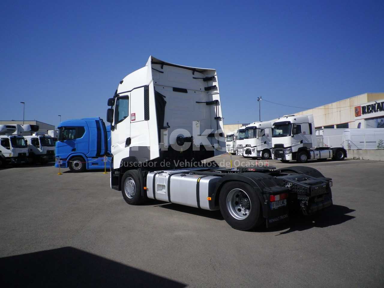 renault-t520-high-sleeper-cab-54