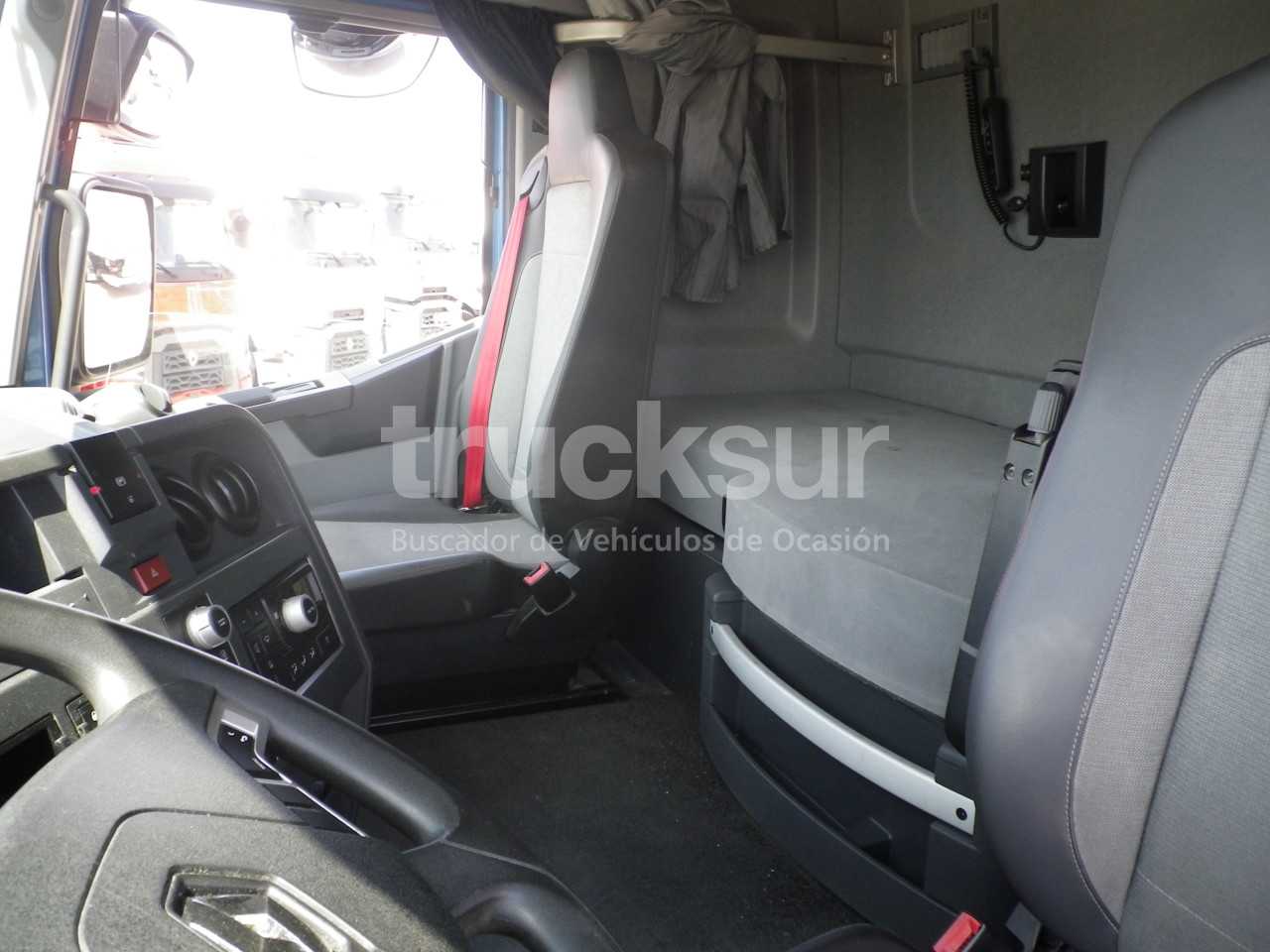 renault-t440-sleeper-cab-2