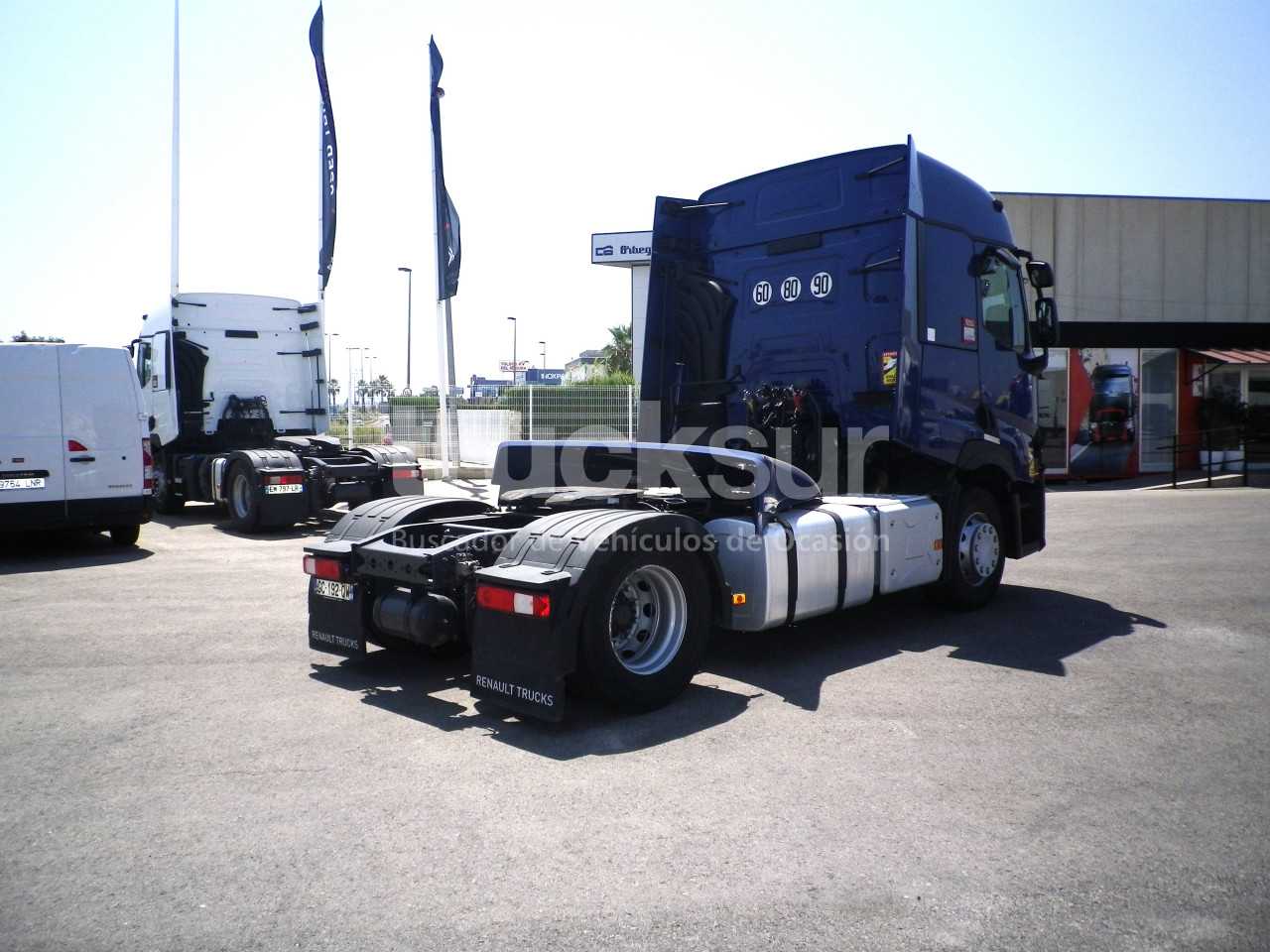 renault-t440-sleeper-cab-3
