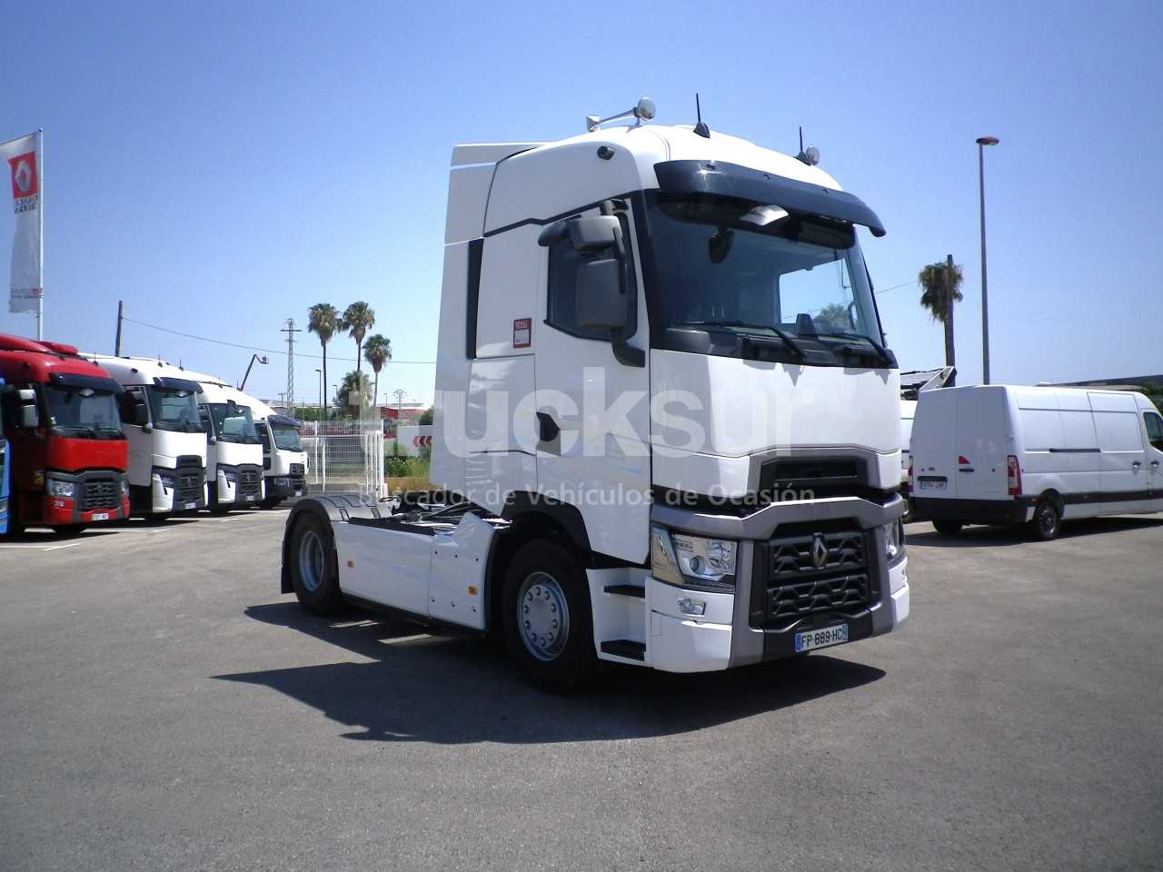 renault-t520-high-sleeper-cab-57