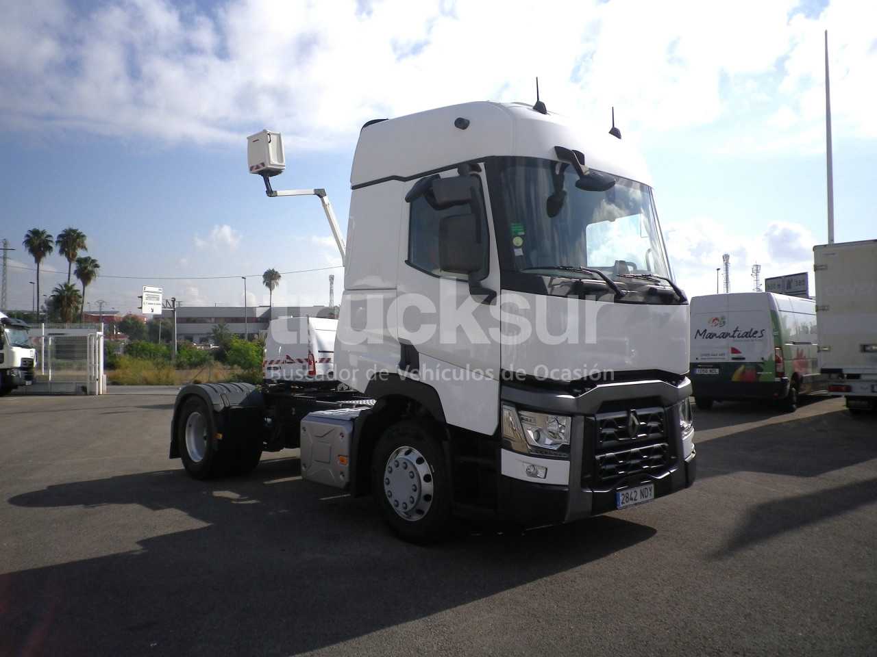 renault-t440-sleeper-cab-adr-1