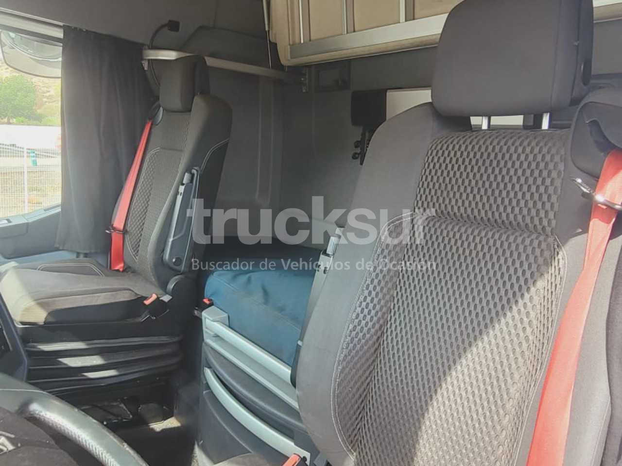 renault-t480-high-sleeper-cab-7