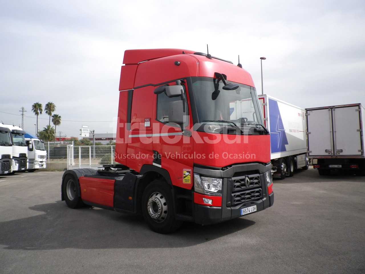 renault-t520-sleeper-cab-21