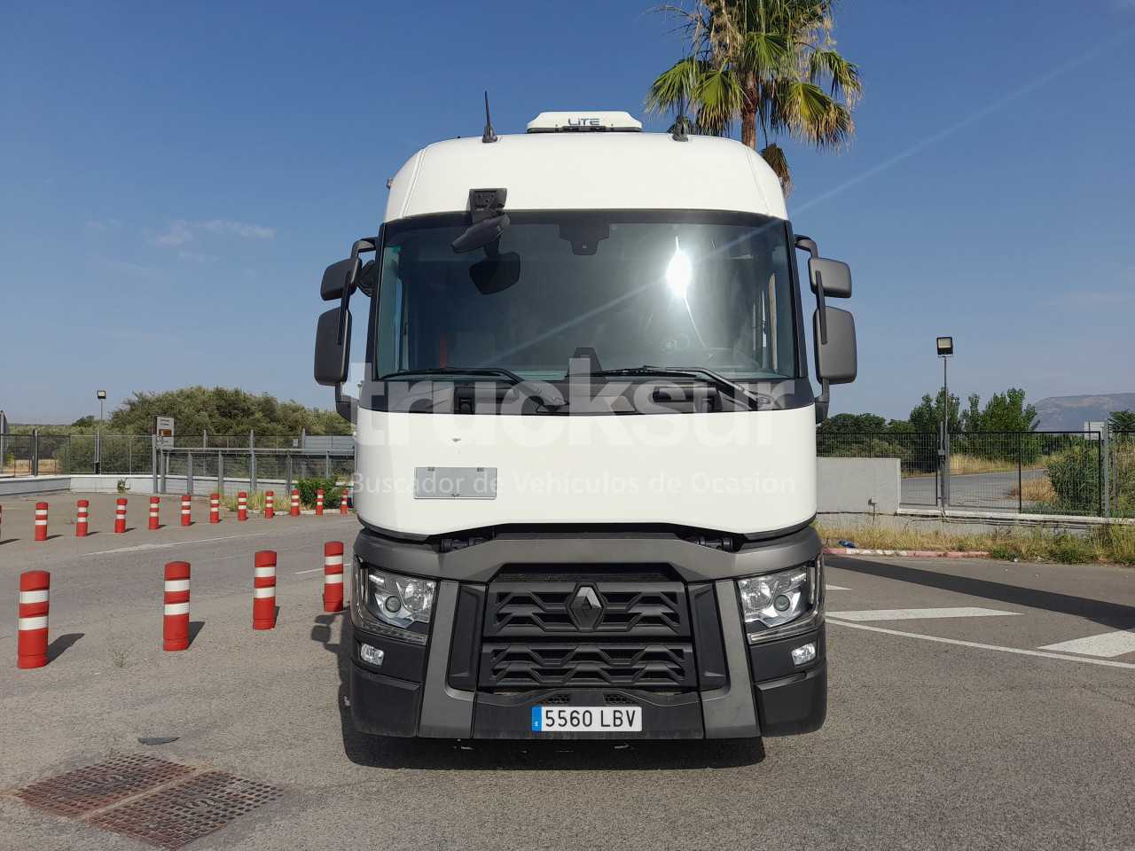 renault-t480-sleeper-cab-31