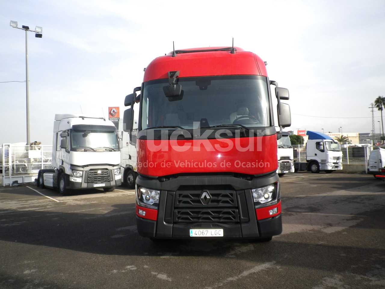 renault-t520-sleeper-cab-18