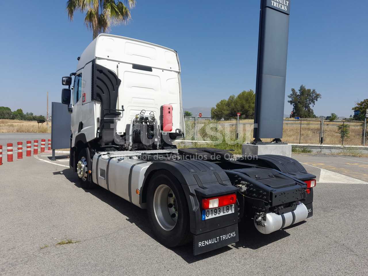 renault-t480-sleeper-cab-32