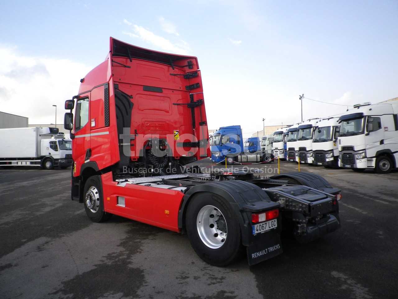 renault-t520-sleeper-cab-18