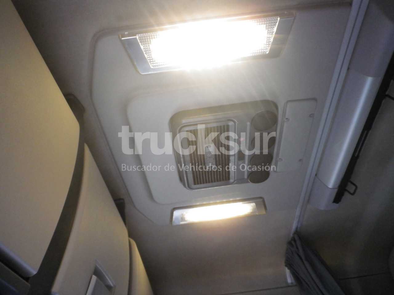 renault-t520-high-sleeper-cab-66