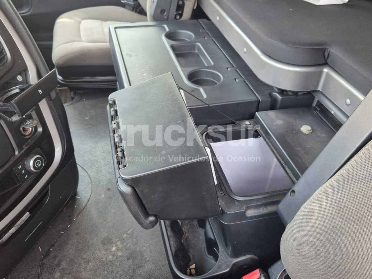 iveco-stralis-as440s40t-p-lng-1