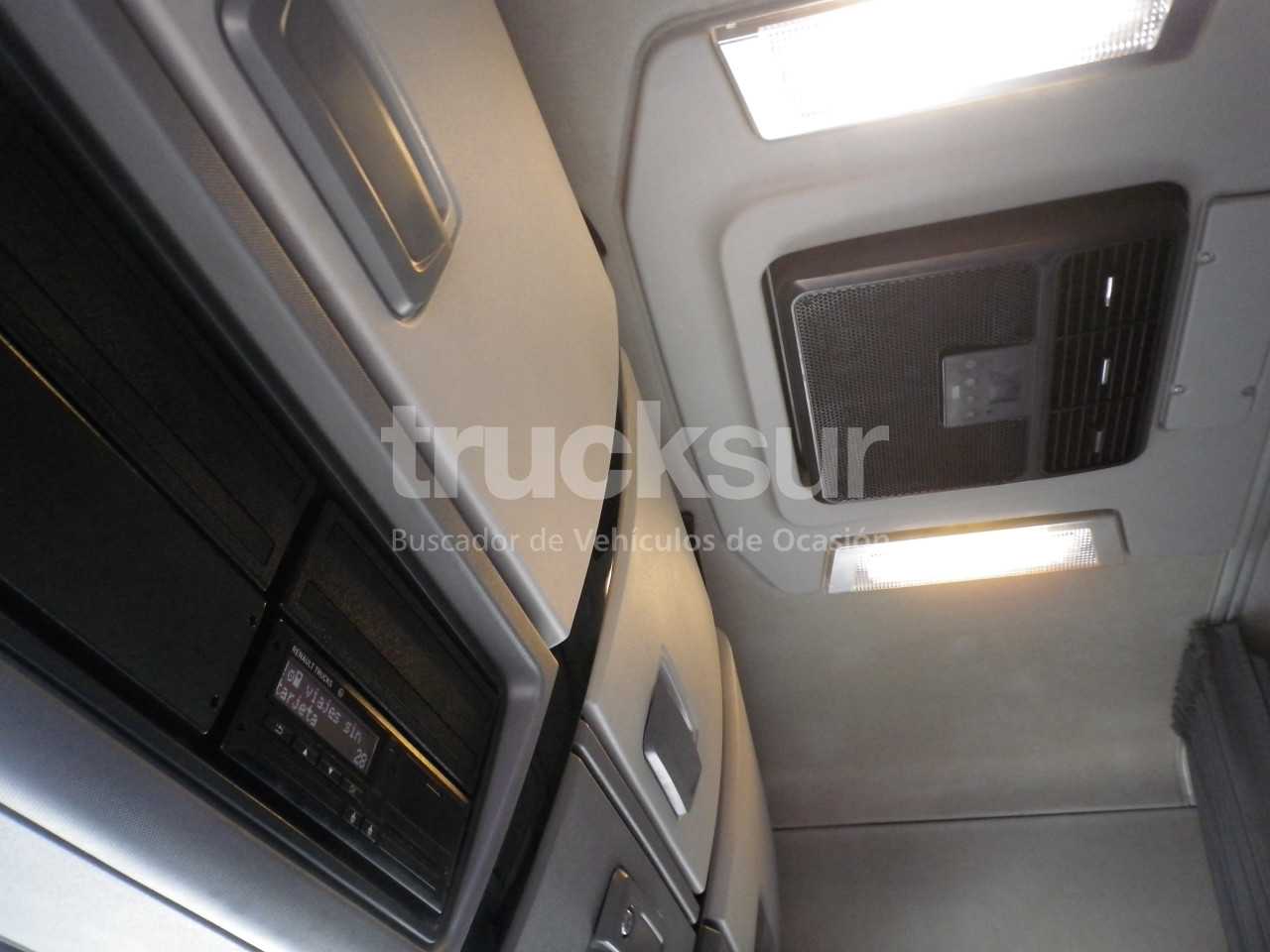 renault-t520-high-sleeper-cab-adr-3