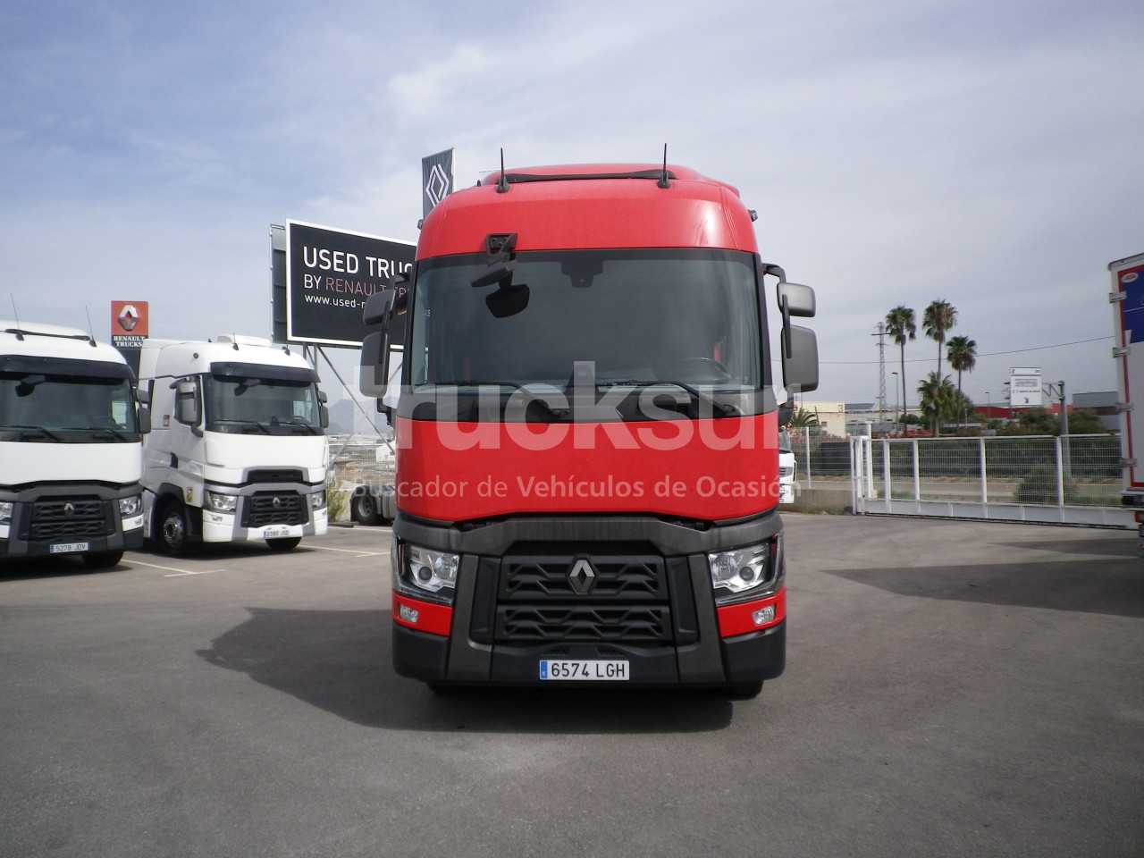 renault-t520-sleeper-cab-21