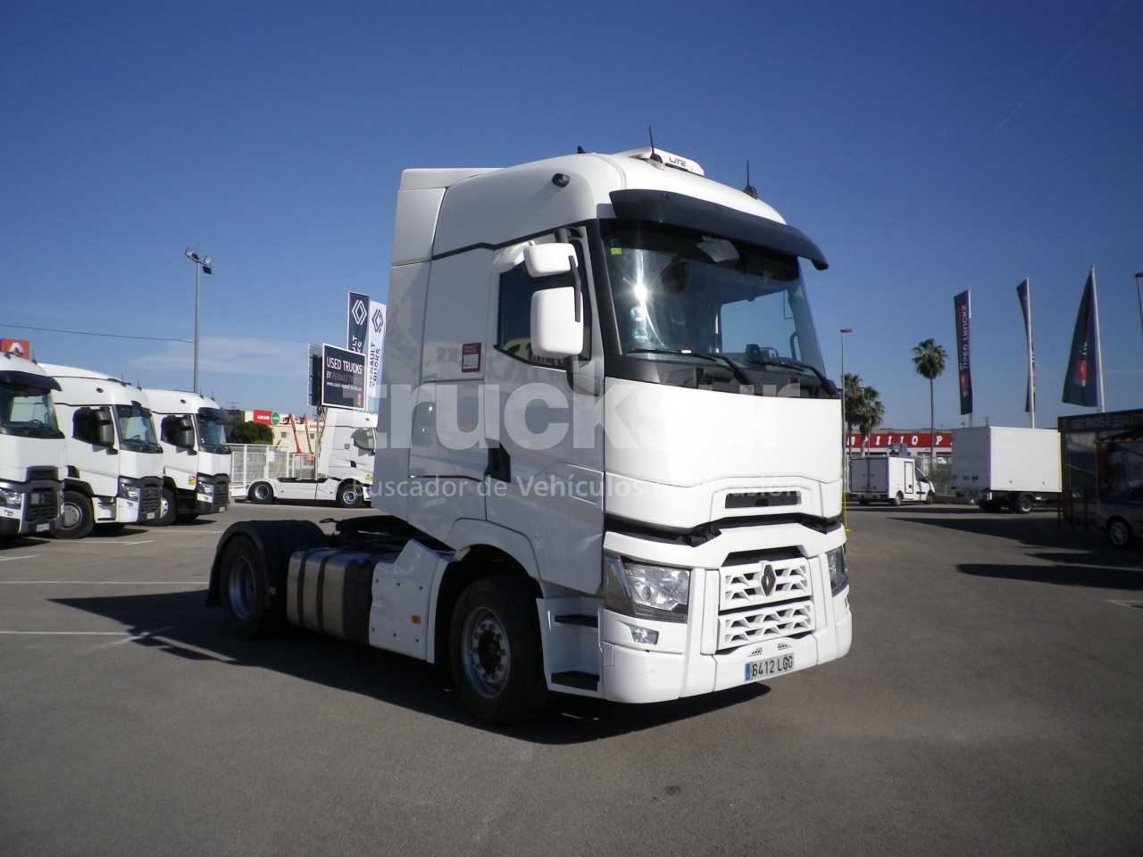 renault-t520-high-sleeper-cab-6