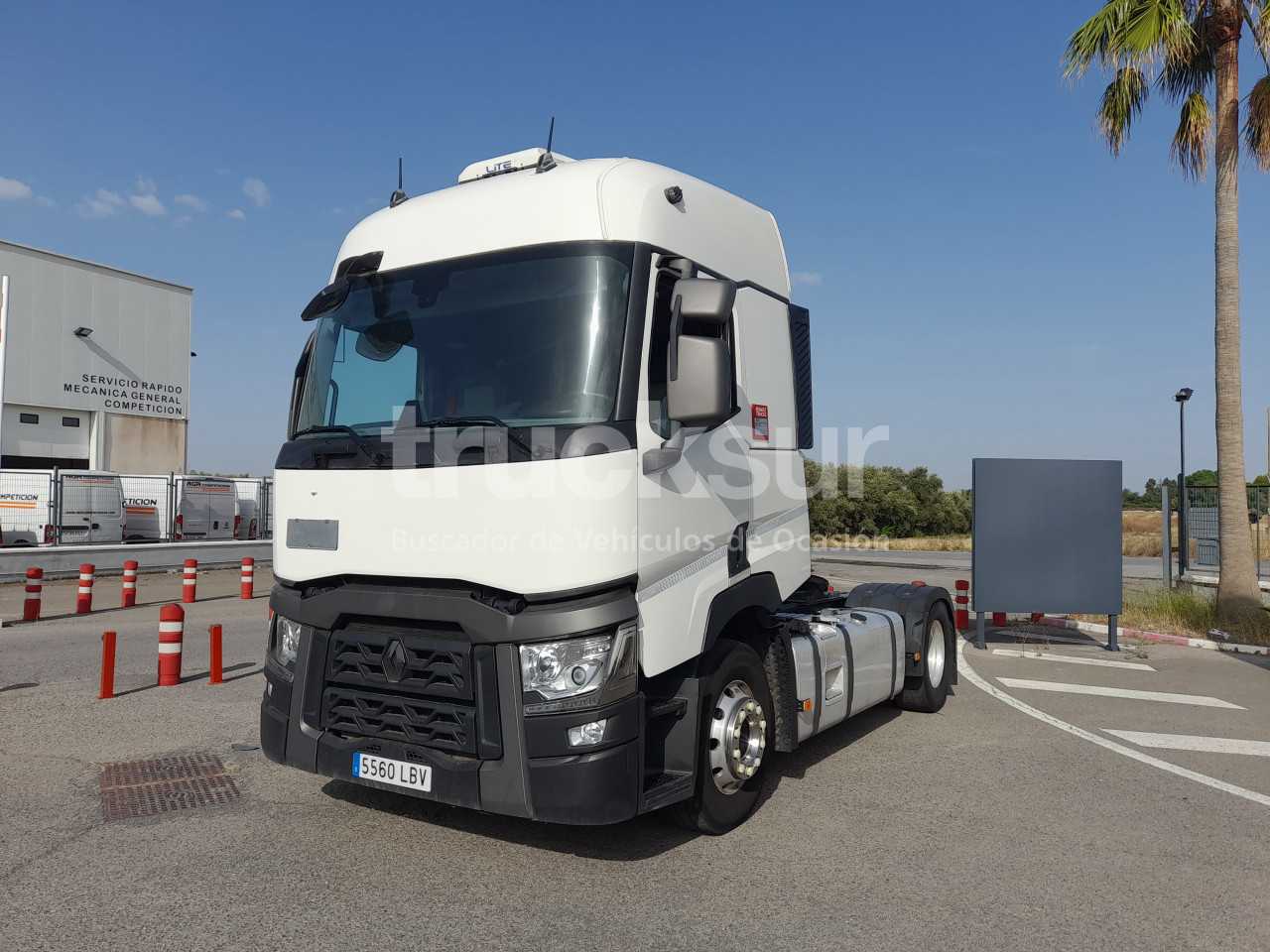 renault-t480-sleeper-cab-31