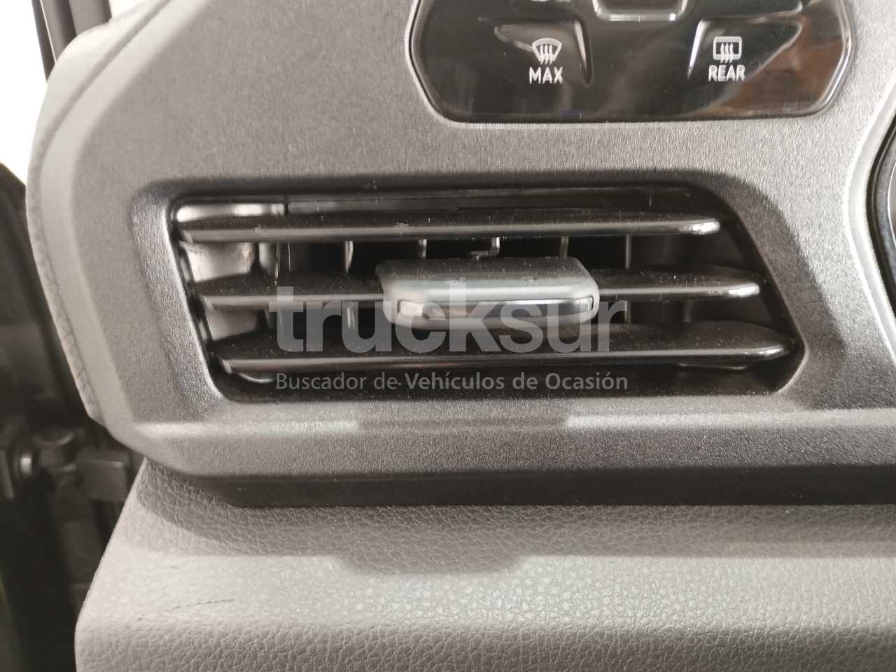volkswagen-volkswagen-caddy-maxi-2-0tdi-origin-102-1