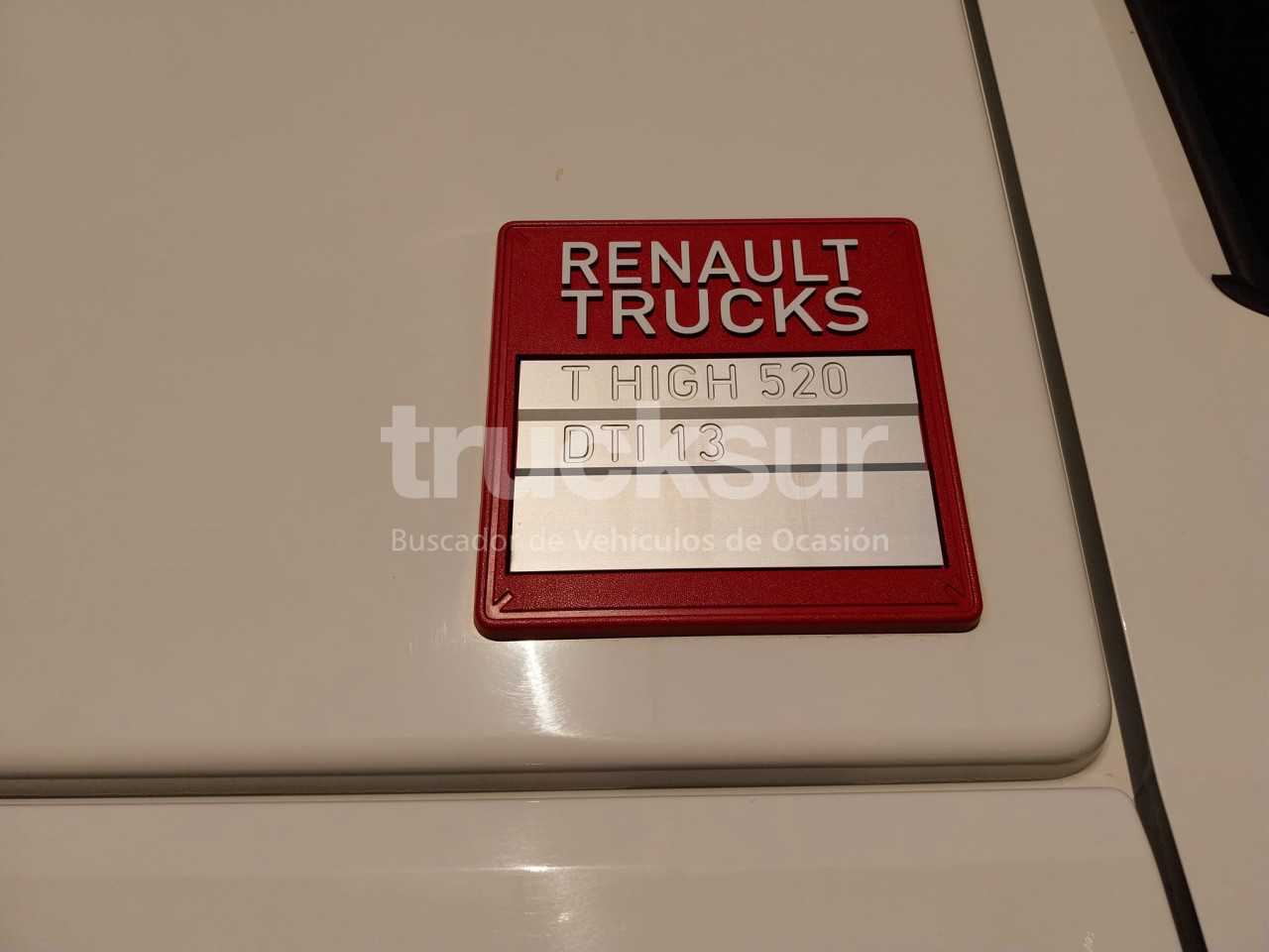 renault-t520-high-sleeper-cab-62
