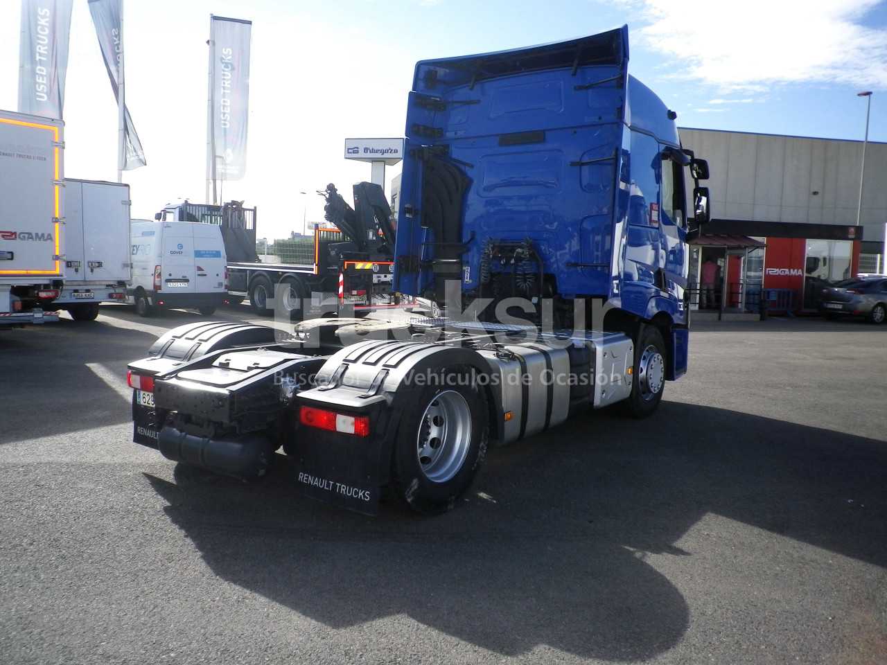 renault-t520-sleeper-cab-19