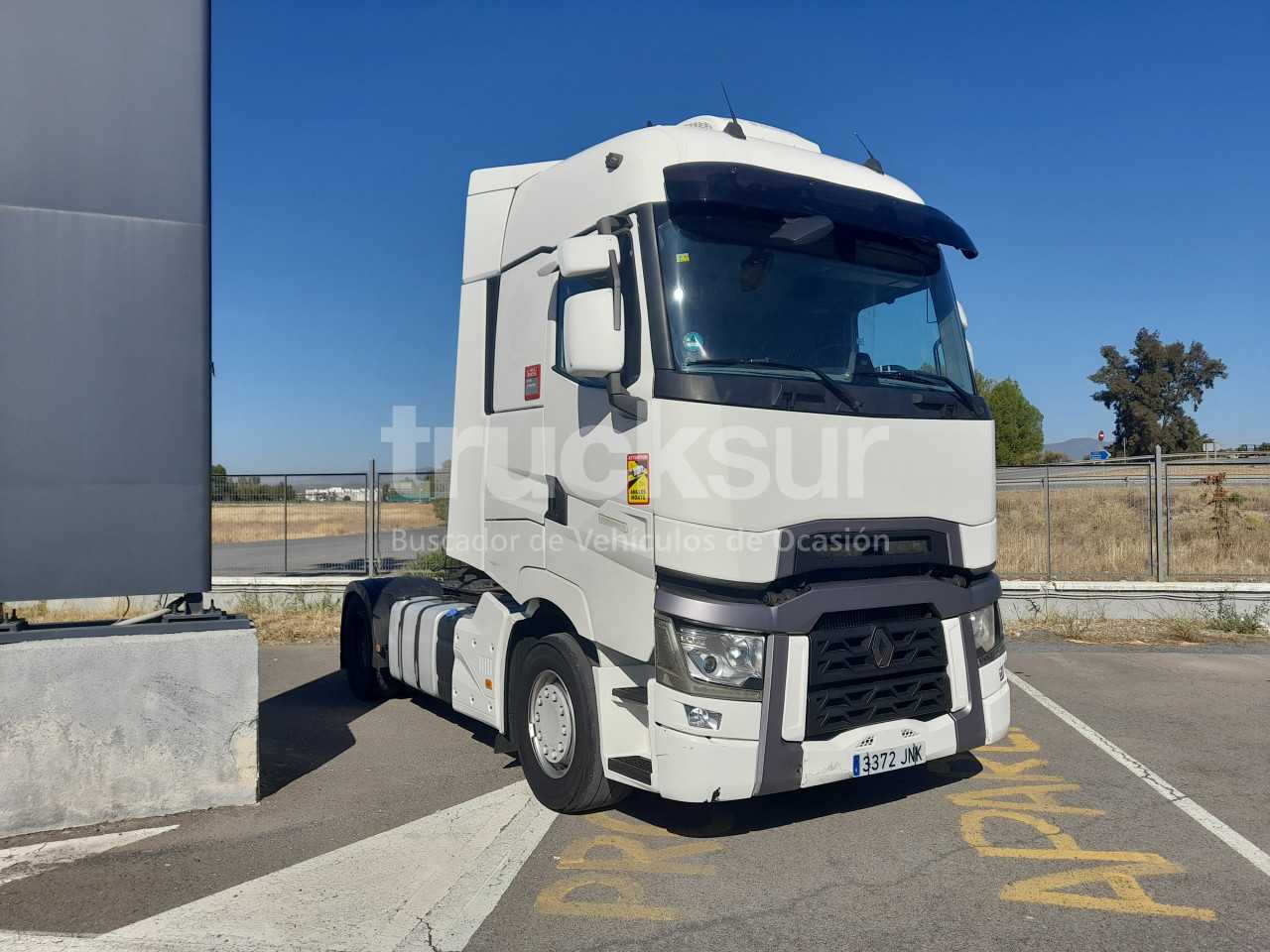 renault-t520-high-sleeper-cab-67