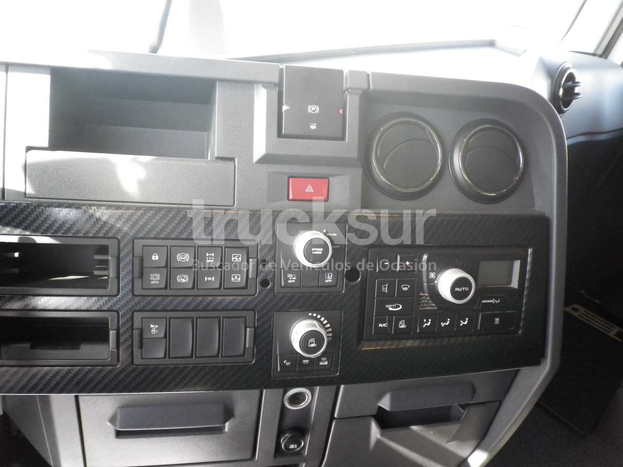 renault-t520-high-sleeper-cab-54