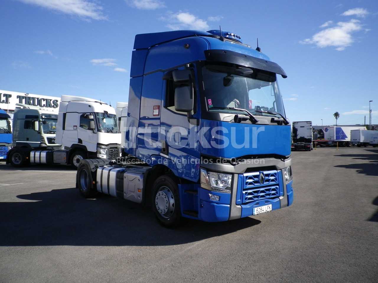 renault-t520-sleeper-cab-16