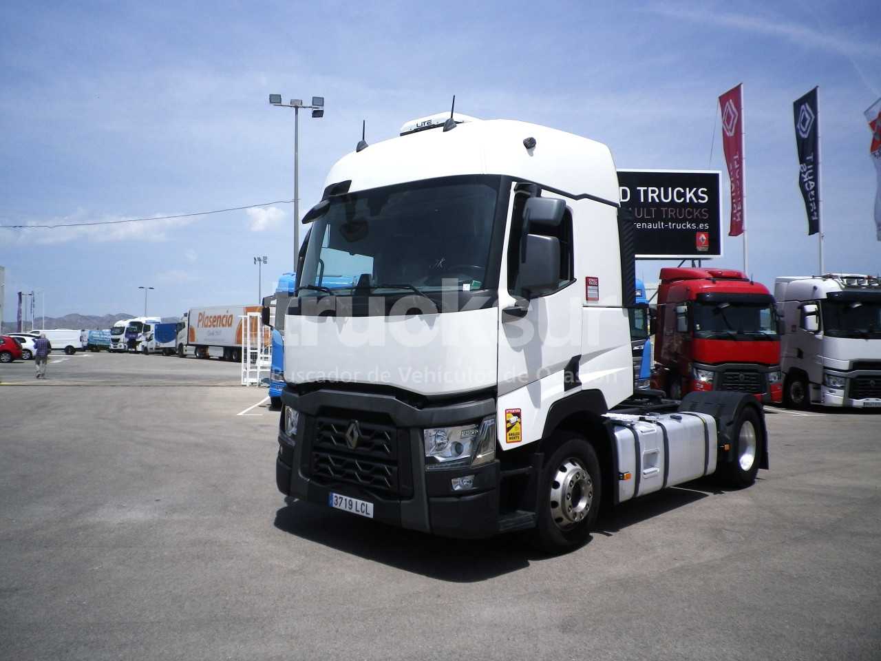 renault-t480-sleeper-cab-29