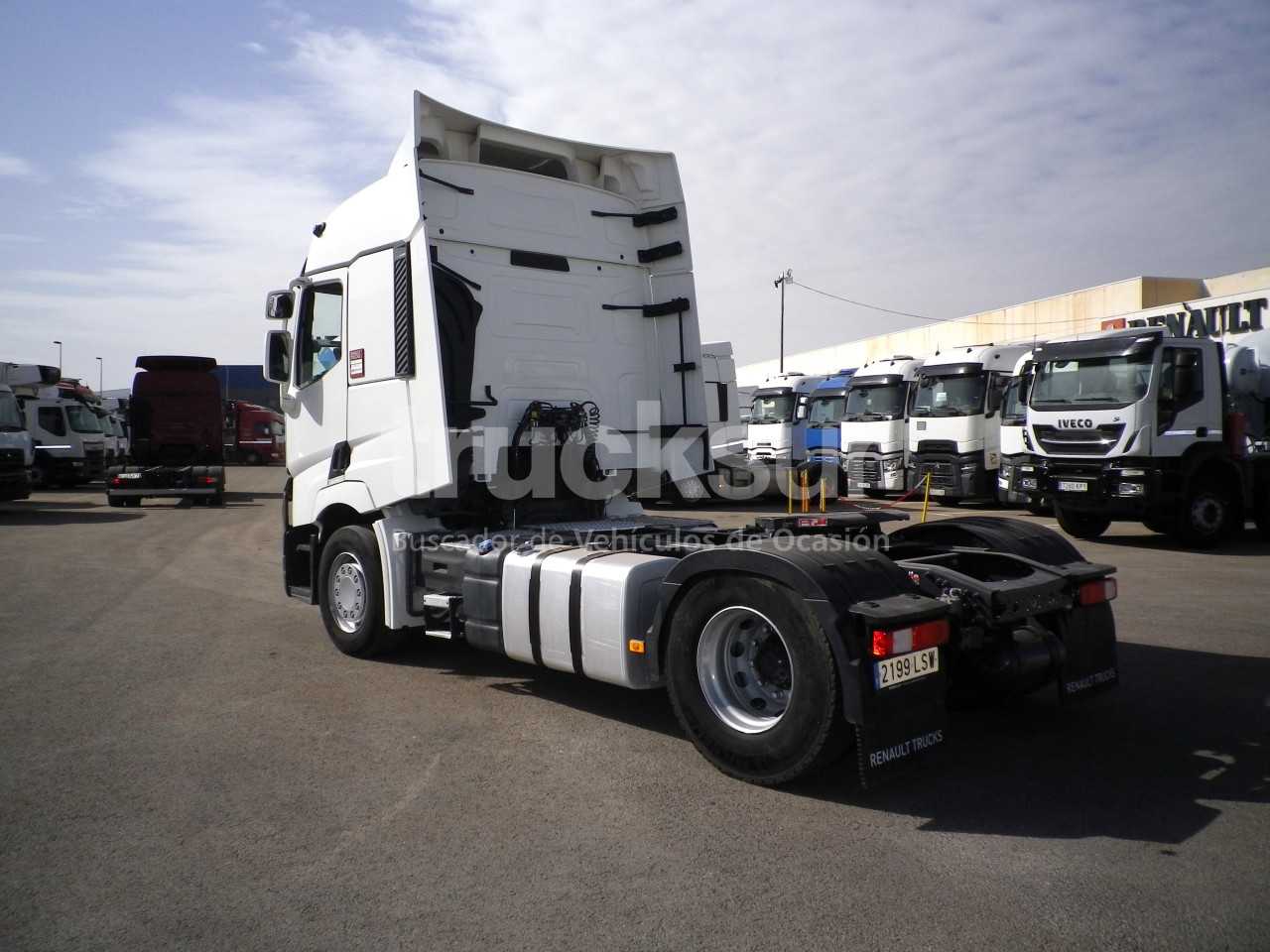 renault-t440-sleeper-cab-1