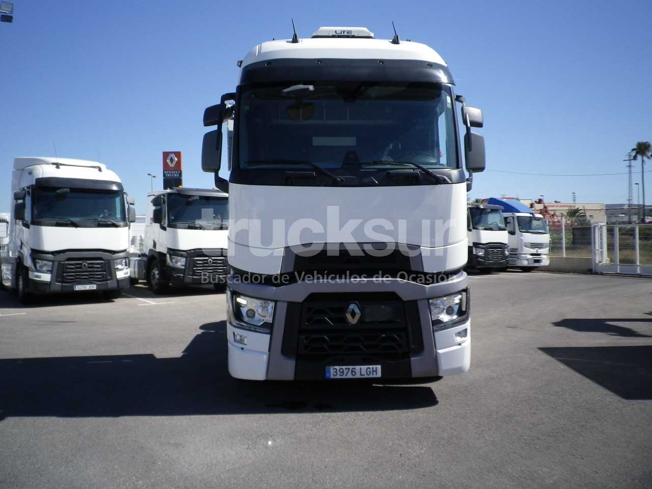 renault-t520-high-sleeper-cab-26