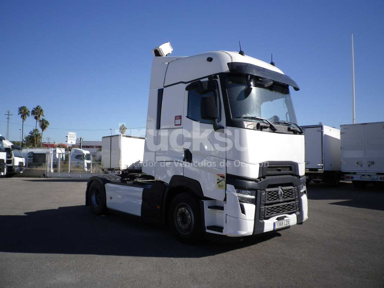 renault-t520-high-sleeper-cab-adr-4
