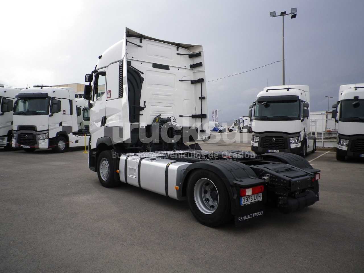 renault-t520-high-sleeper-cab-24